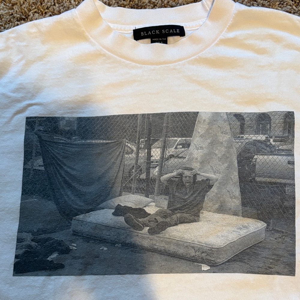 Black Scale Urban Graphic Tee in White and Gray tenderloin